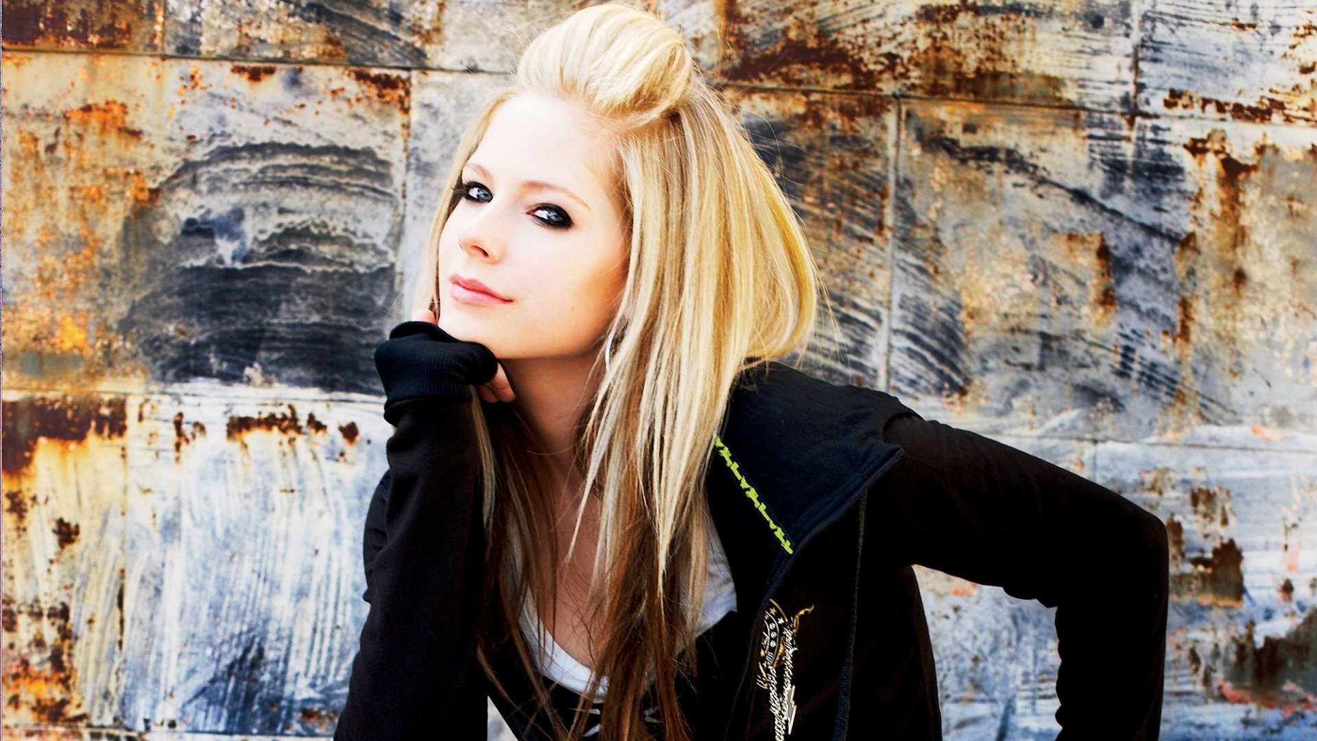 Обои блондинка, портрет, взгляд, лицо, певица, аврил лавин, blonde, portrait, look, face, singer, avril lavigne разрешение 1920x1200 Загрузить