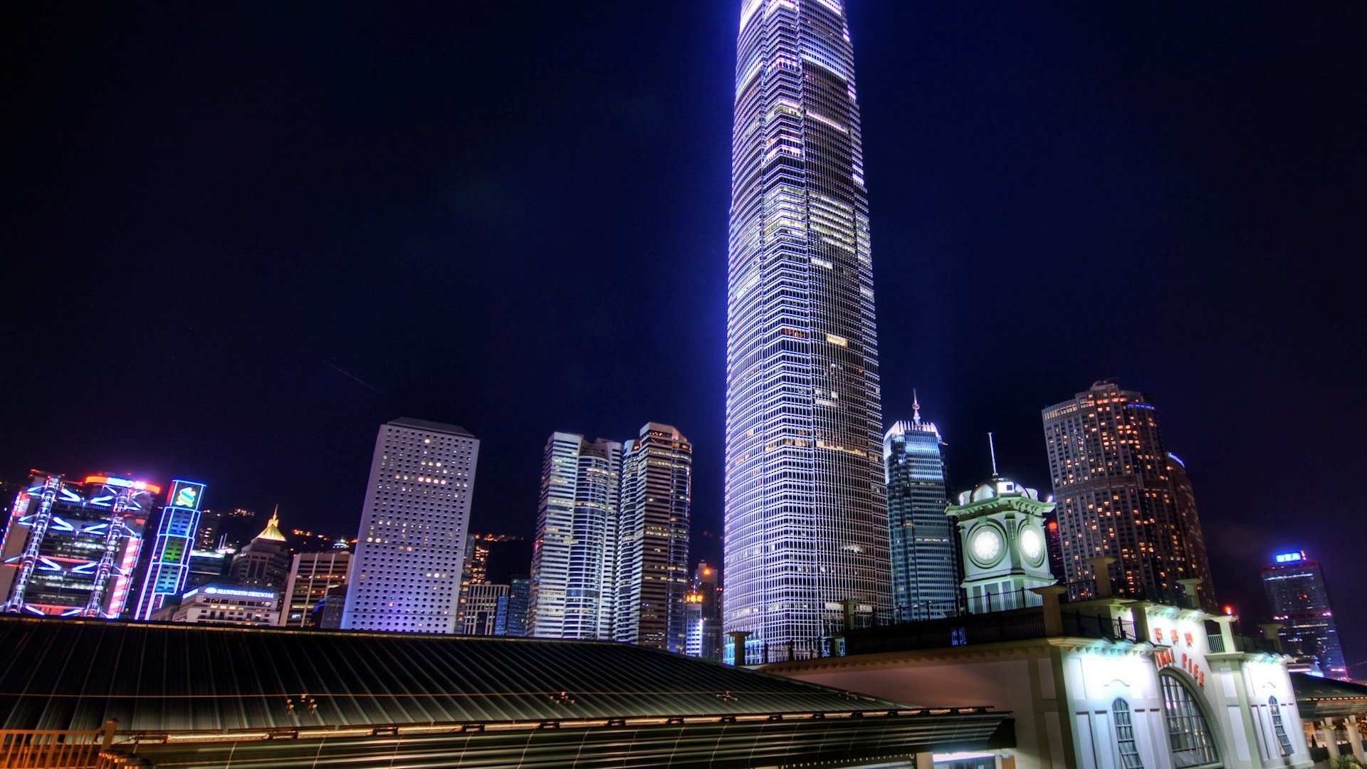 Обои ночь, небоскрёб, гонконг, night, skyscraper, hong kong разрешение 1920x1440 Загрузить