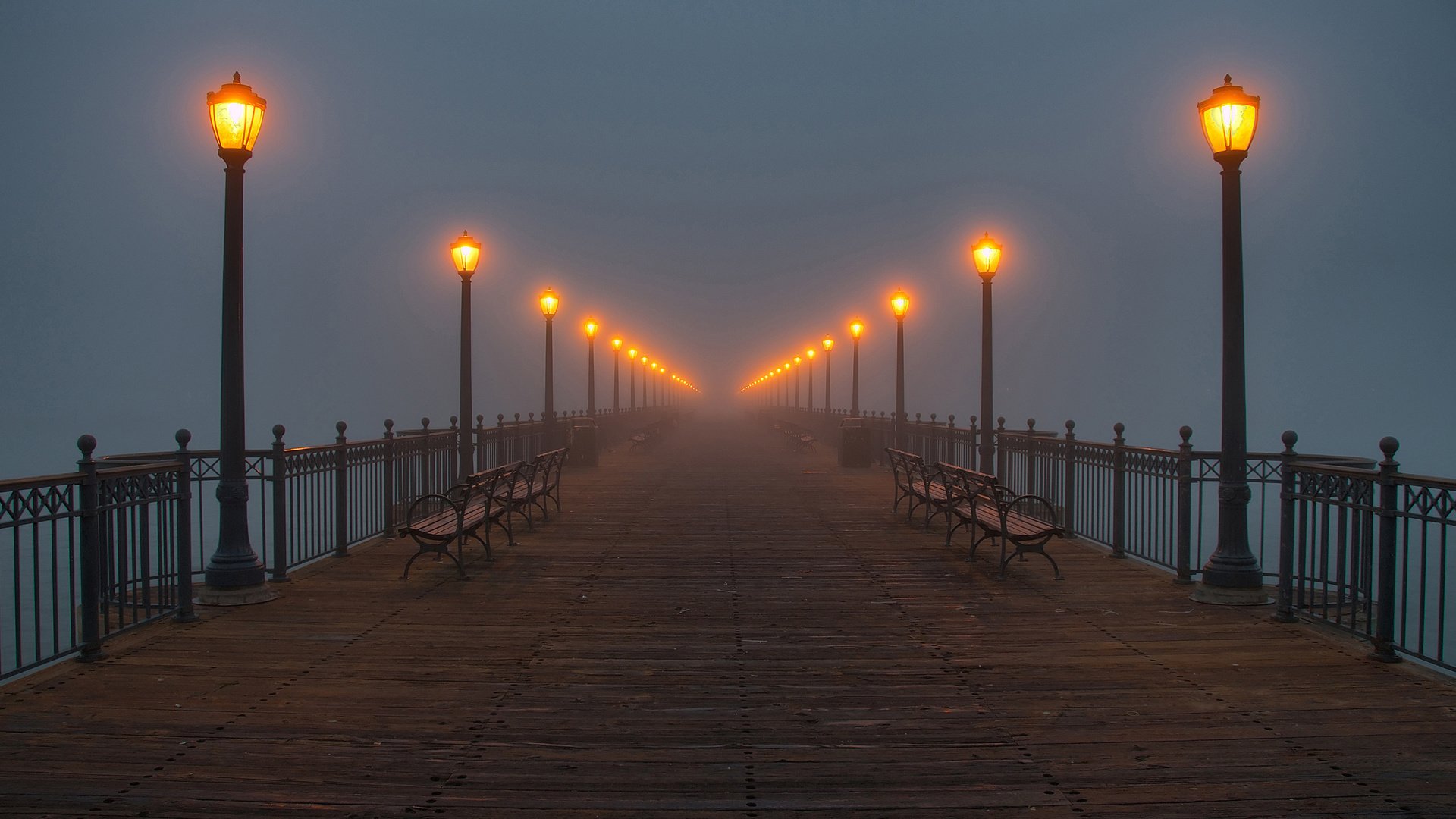 Обои фонари, туман, причал, lights, fog, pier разрешение 2560x1600 Загрузить