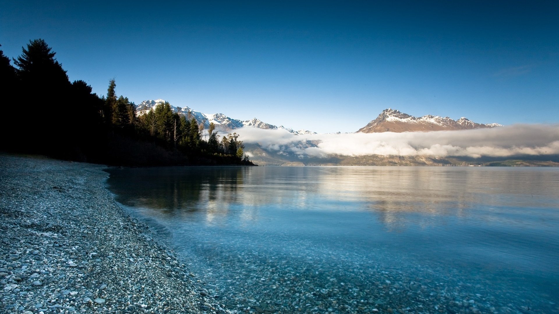 Обои облака, озеро, горы, камни, деверья, clouds, lake, mountains, stones, devereaux разрешение 1920x1200 Загрузить