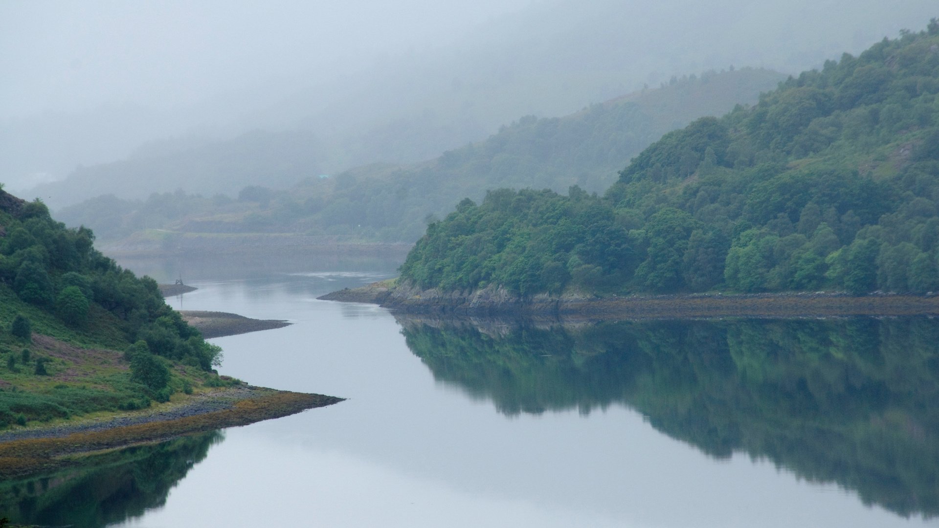 Обои небо, вода, река, горы, туман, шотландия, the sky, water, river, mountains, fog, scotland разрешение 3634x2331 Загрузить