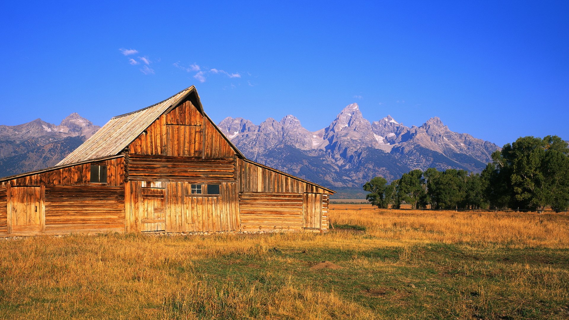 Обои небо, горы, панорама, дом, долина, the sky, mountains, panorama, house, valley разрешение 3750x1200 Загрузить