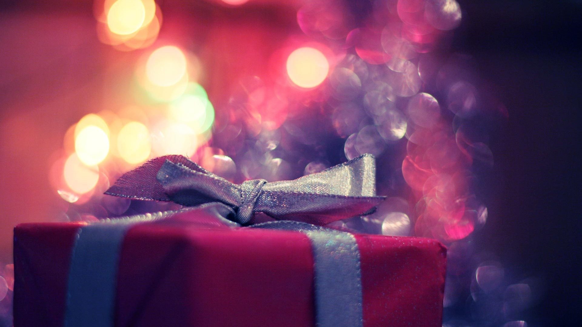 Обои новый год, зима, подарок, праздник, сюрприз, new year, winter, gift, holiday, surprise разрешение 1920x1200 Загрузить