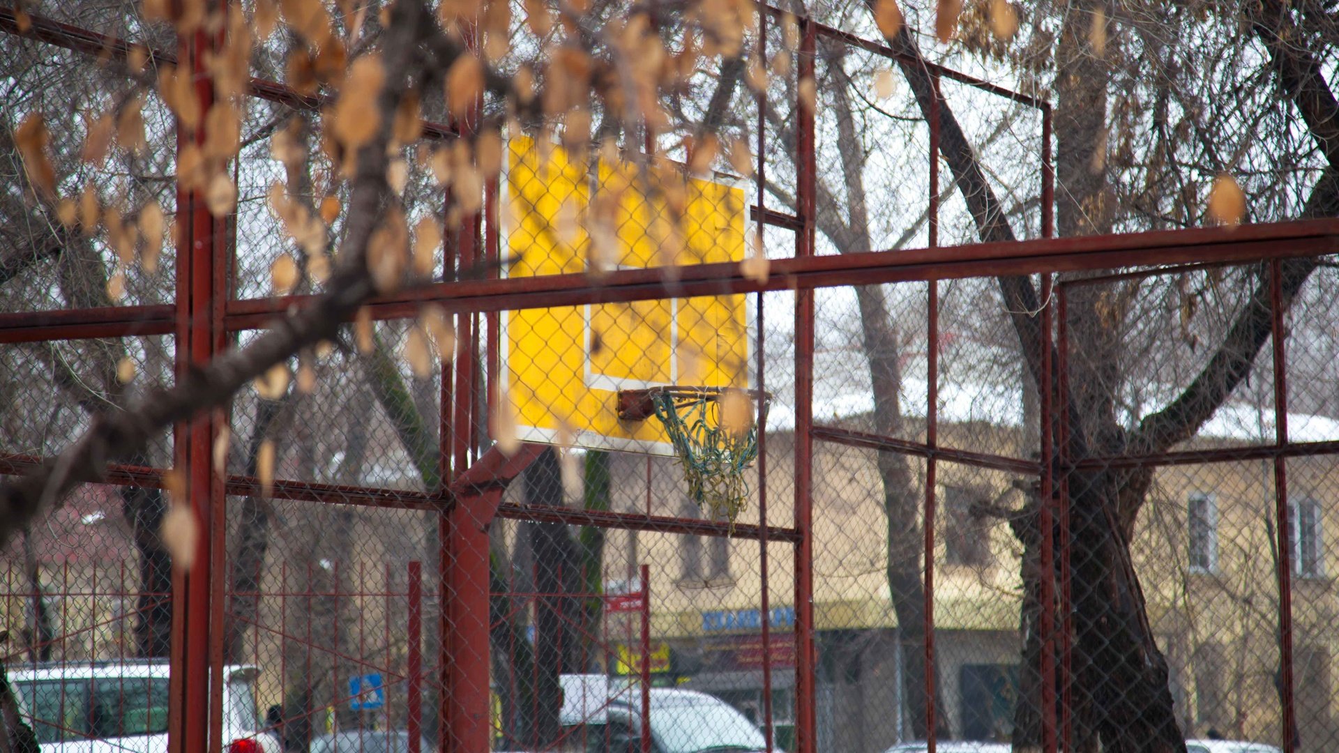 Обои осень, машины, щит, баскетбольная площадка, autumn, machine, shield, basketball court разрешение 5616x3744 Загрузить