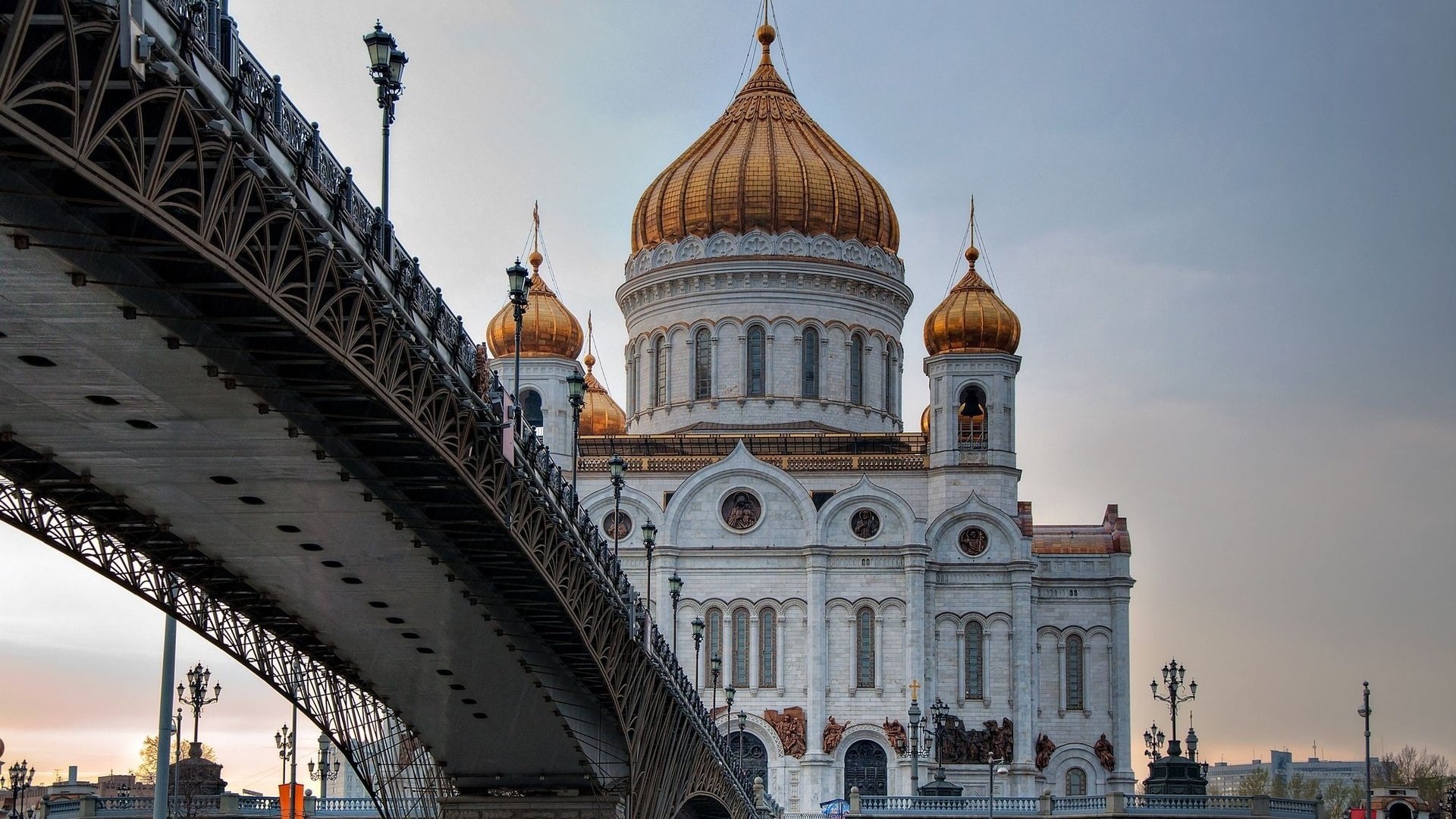 Обои храм, москва, мост, храм христа спасителя, temple, moscow, bridge, the cathedral of christ the savior разрешение 1920x1200 Загрузить