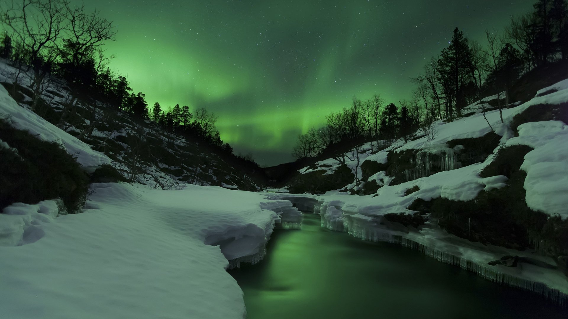 Обои полярное сияние над рекой тенневик (норвегия), polar lights over the river dannevik (norway) разрешение 1920x1200 Загрузить