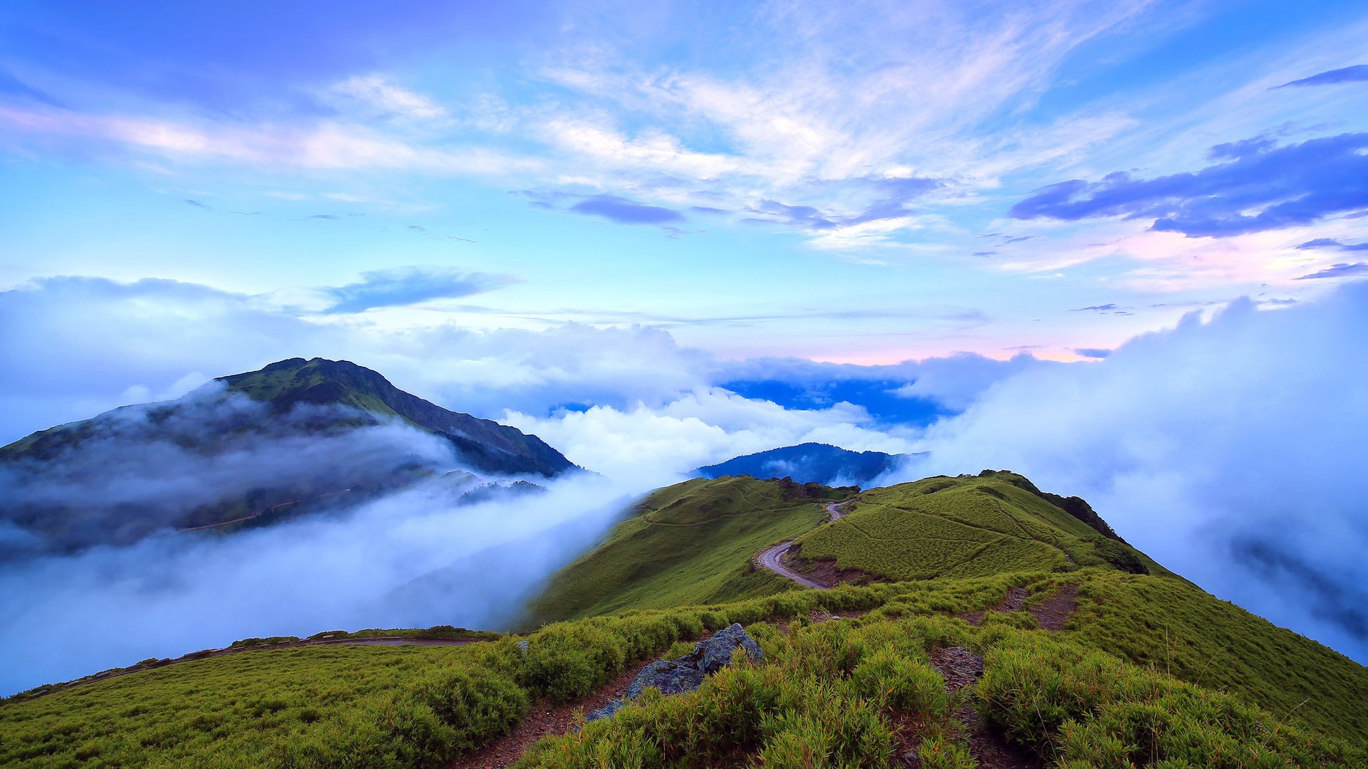 Обои облака, горы, тайвань, наньтоу, clouds, mountains, taiwan, nantou разрешение 1920x1200 Загрузить
