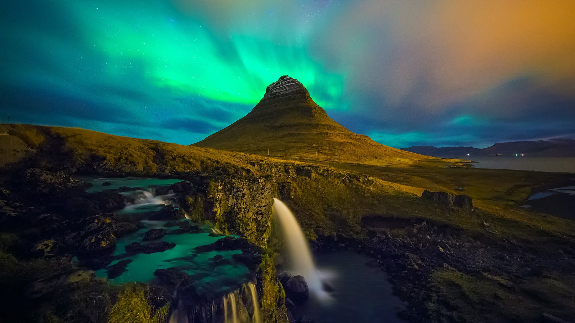 Обои водопад, исландия, aurora borealis, киркьюфетль, waterfall, iceland, kirkjufell разрешение 1920x1200 Загрузить