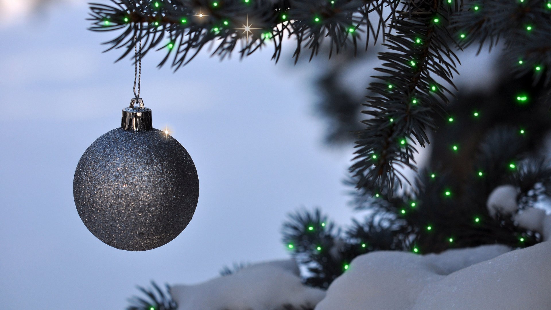 Обои новый год, елка, игрушка, шар, рождество, украшение, гирлянда, new year, tree, toy, ball, christmas, decoration, garland разрешение 2048x1361 Загрузить