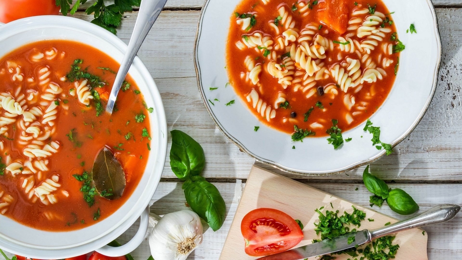 Обои помидоры, чеснок, суп, макароны, лапша, томатный суп, tomatoes, garlic, soup, pasta, noodles, tomato soup разрешение 2560x1790 Загрузить