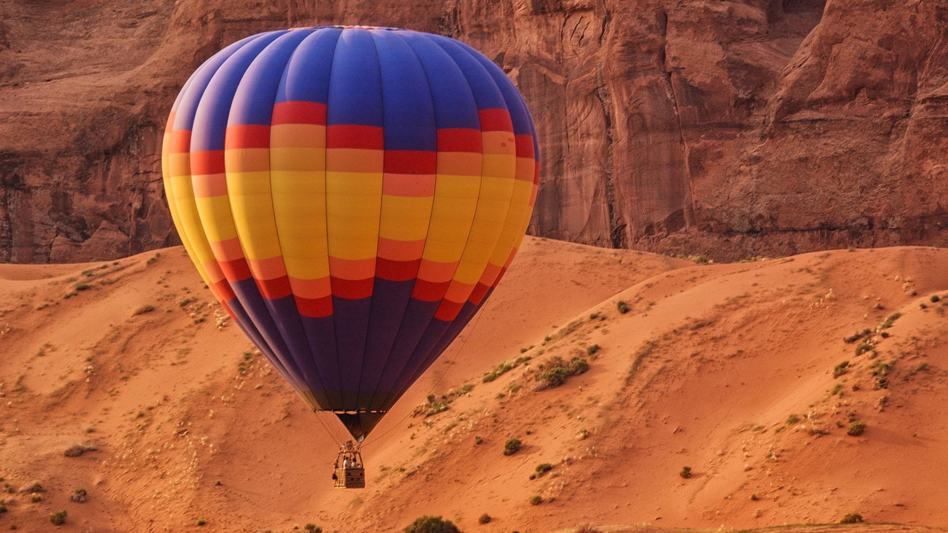 Обои скалы, полет, воздушный шар, rocks, flight, balloon разрешение 2000x1330 Загрузить