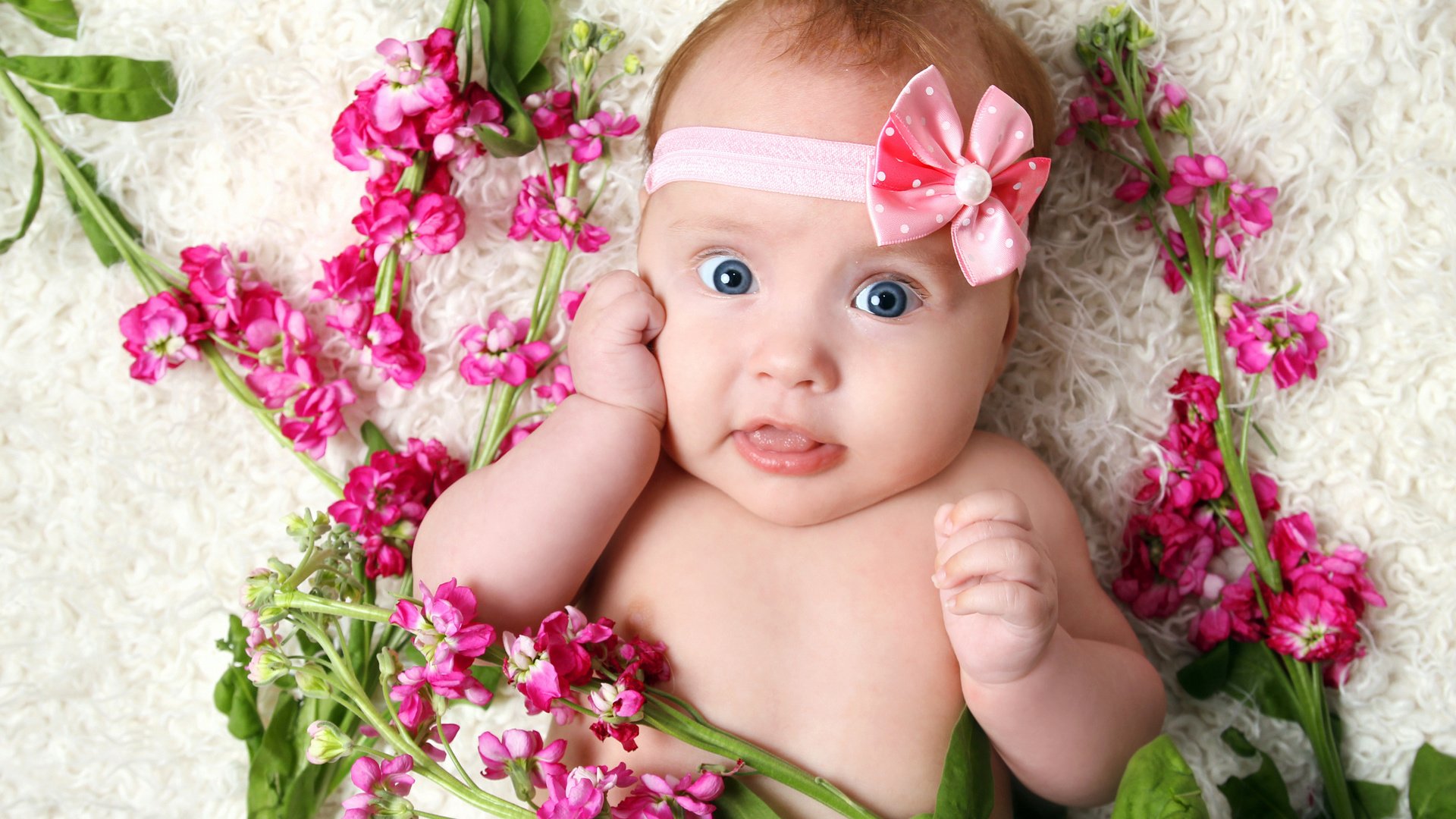 Обои цветы, девочка, ребенок, повязка, младенец, грудной ребёнок, flowers, girl, child, headband, baby разрешение 1920x1280 Загрузить