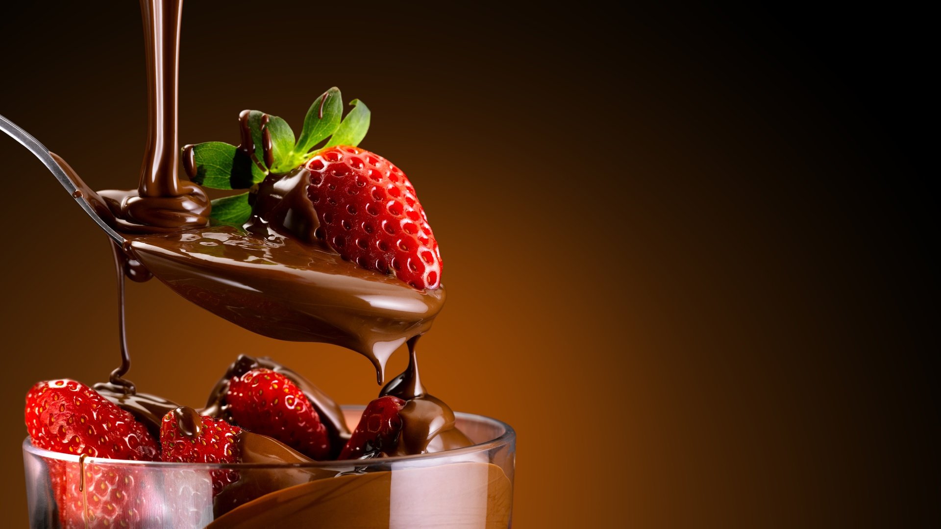Обои клубника, ягоды, шоколад, сладкое, десерт, ложка, свежая, strawberry, berries, chocolate, sweet, dessert, spoon, fresh разрешение 8031x4008 Загрузить