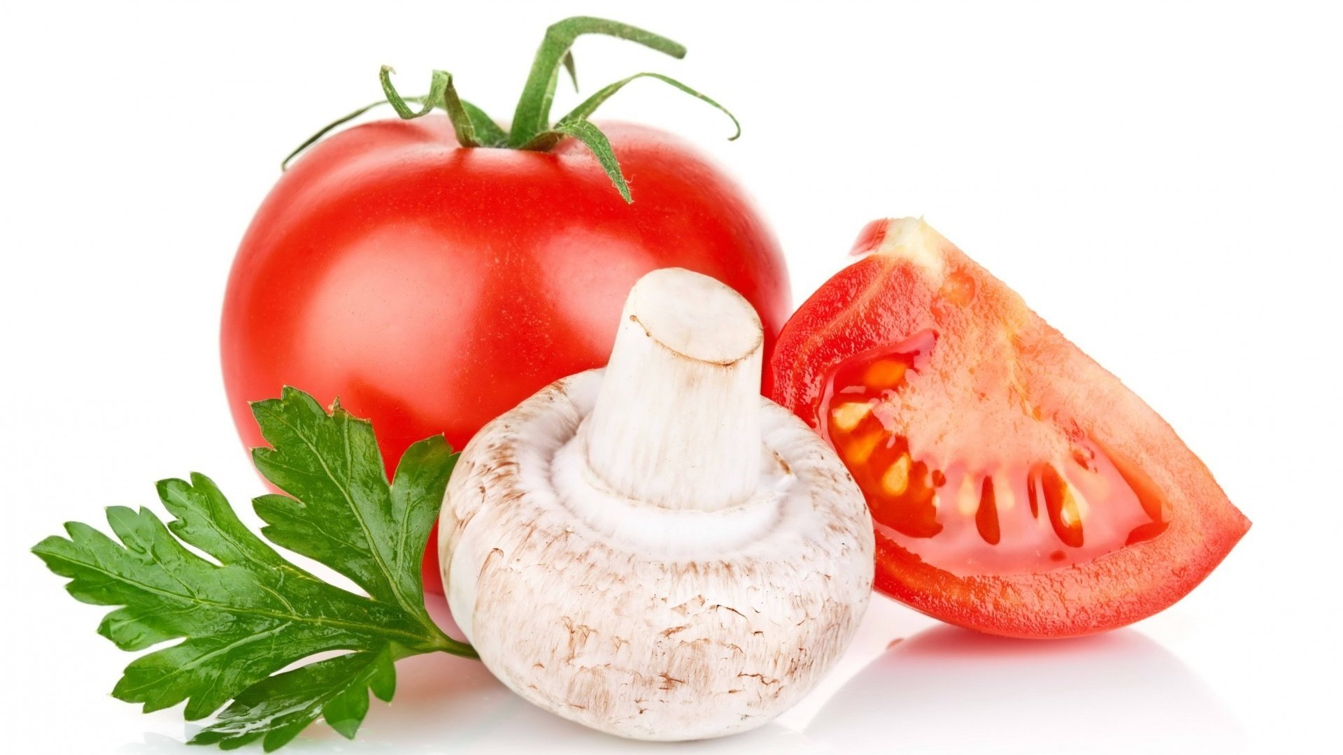 Обои гриб, белый фон, овощи, помидоры, петрушка, шампиньон, mushroom, white background, vegetables, tomatoes, parsley, champignon разрешение 1920x1395 Загрузить