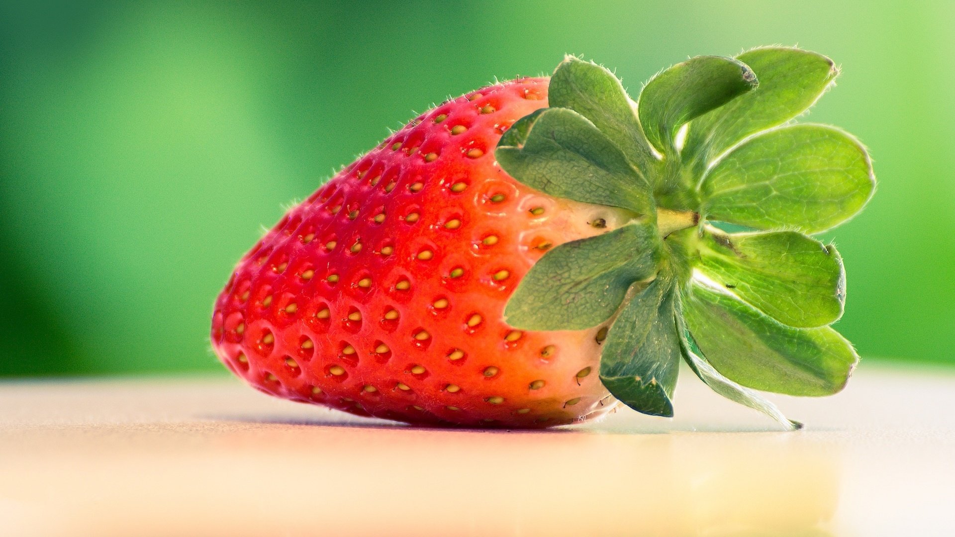 Обои ягода, красная, клубника, вкусная, berry, red, strawberry, delicious разрешение 2048x1366 Загрузить