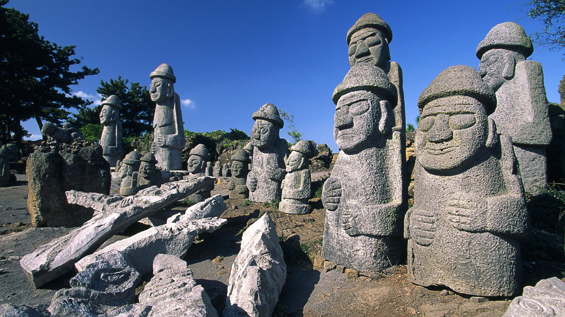 Обои люди, фигуры, статуи, лица, корея, чеджу, каменные, people, figure, statues, face, korea, jeju, stone разрешение 1920x1200 Загрузить