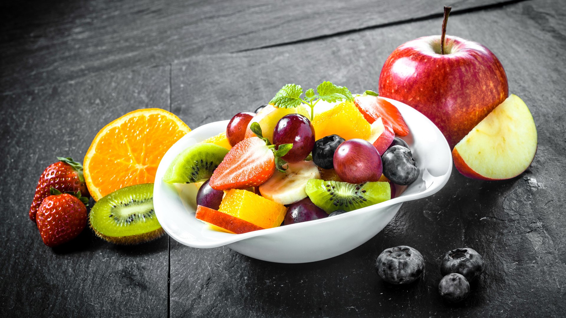 Обои черника, виноград, десерт, фрукты, клубника, ягоды, вишня, апельсин, яблоко, киви, blueberries, grapes, dessert, fruit, strawberry, berries, cherry, orange, apple, kiwi разрешение 5320x3580 Загрузить