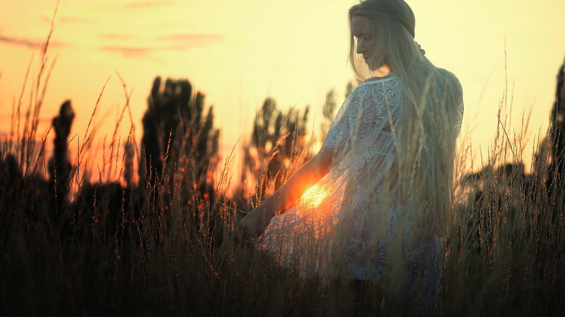 Обои свет, природа, закат, девушка, блондинка, light, nature, sunset, girl, blonde разрешение 2048x1313 Загрузить