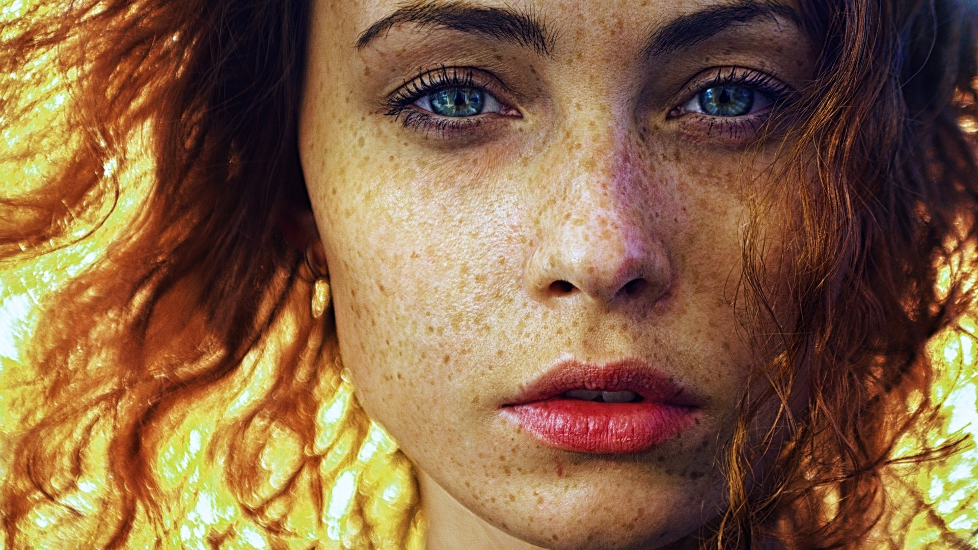 Обои девушка, взгляд, рыжая, лицо, веснушки, рыжеволосая, girl, look, red, face, freckles, redhead разрешение 2048x1344 Загрузить