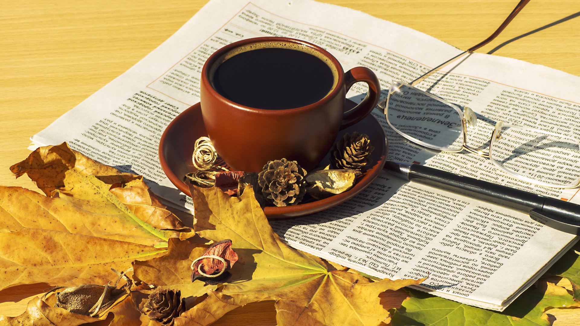 Обои листья, осень, кофе, чашка, шарф, leaves, autumn, coffee, cup, scarf разрешение 4344x2896 Загрузить