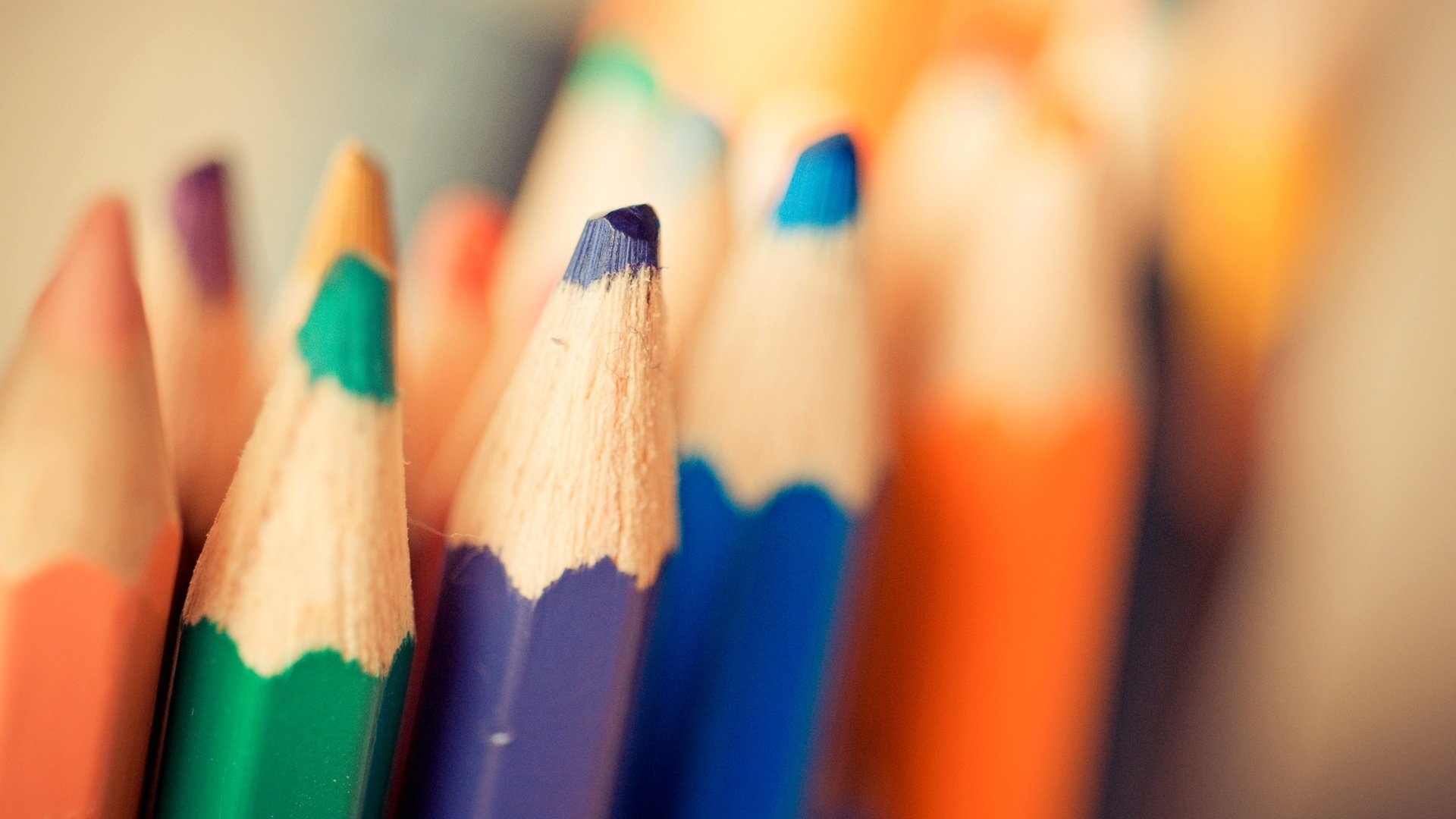 Обои зелёный, синий, фиолетовый, карандаши, цветные, цветные карандаши, green, blue, purple, pencils, colored, colored pencils разрешение 2000x1333 Загрузить
