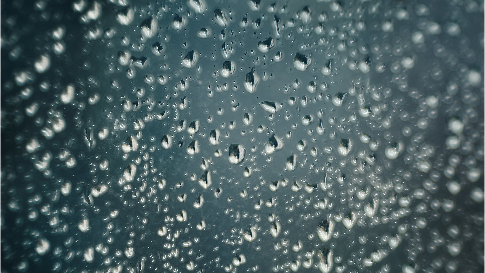 Обои вода, капли, дождь, окно, боке, andrius maciunas, water, drops, rain, window, bokeh разрешение 2048x1281 Загрузить
