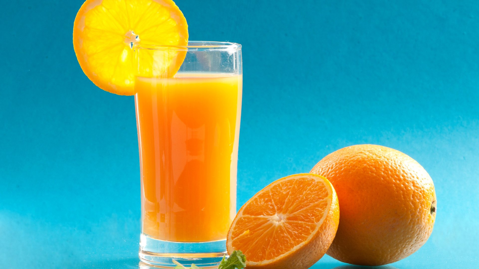 Обои апельсины, напитки, стакан, апельсиновый сок, сок, oranges, drinks, glass, orange juice, juice разрешение 2048x1343 Загрузить