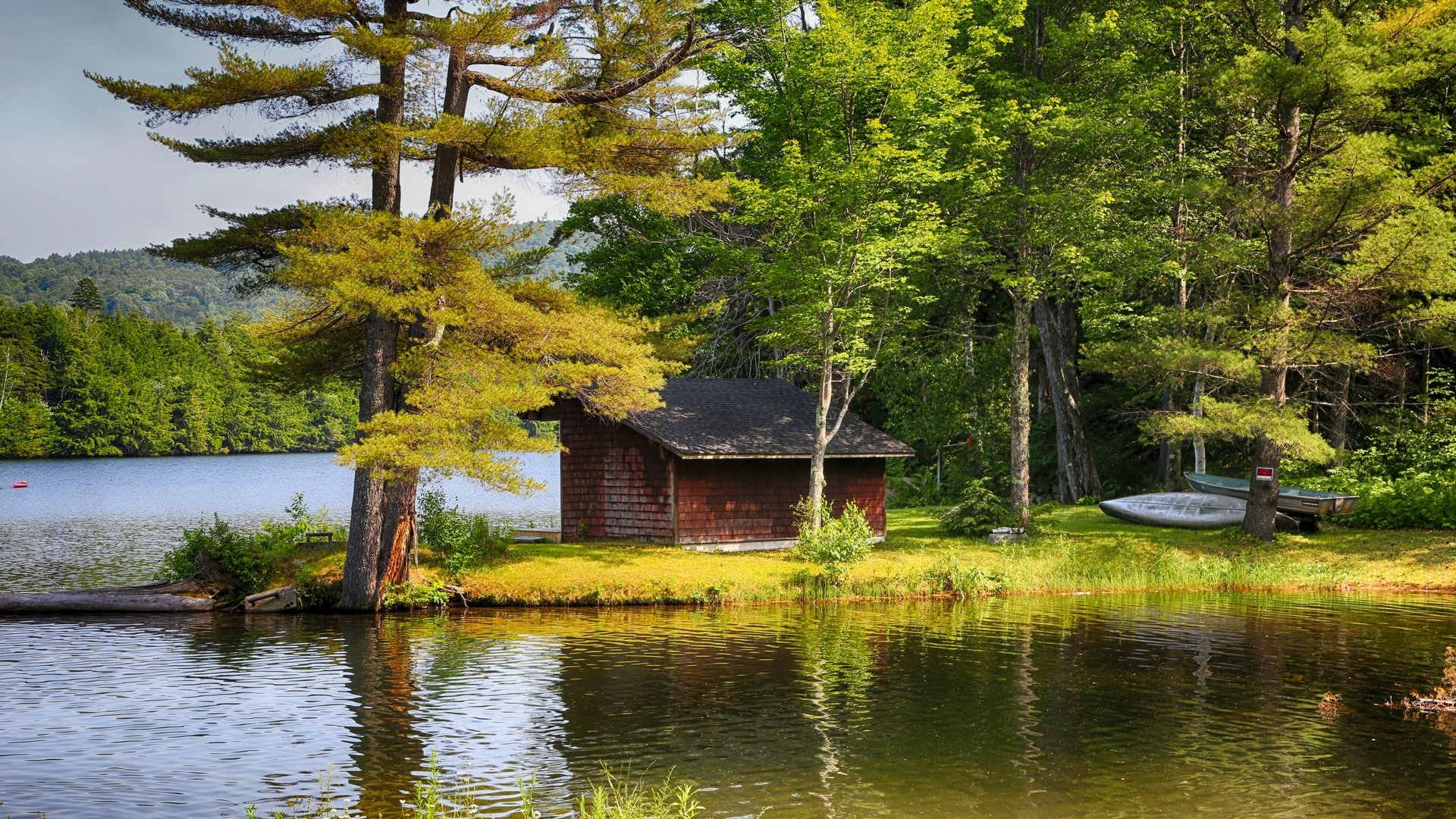 Обои деревья, озеро, пейзаж, осень, лодка, дом, trees, lake, landscape, autumn, boat, house разрешение 2880x1920 Загрузить