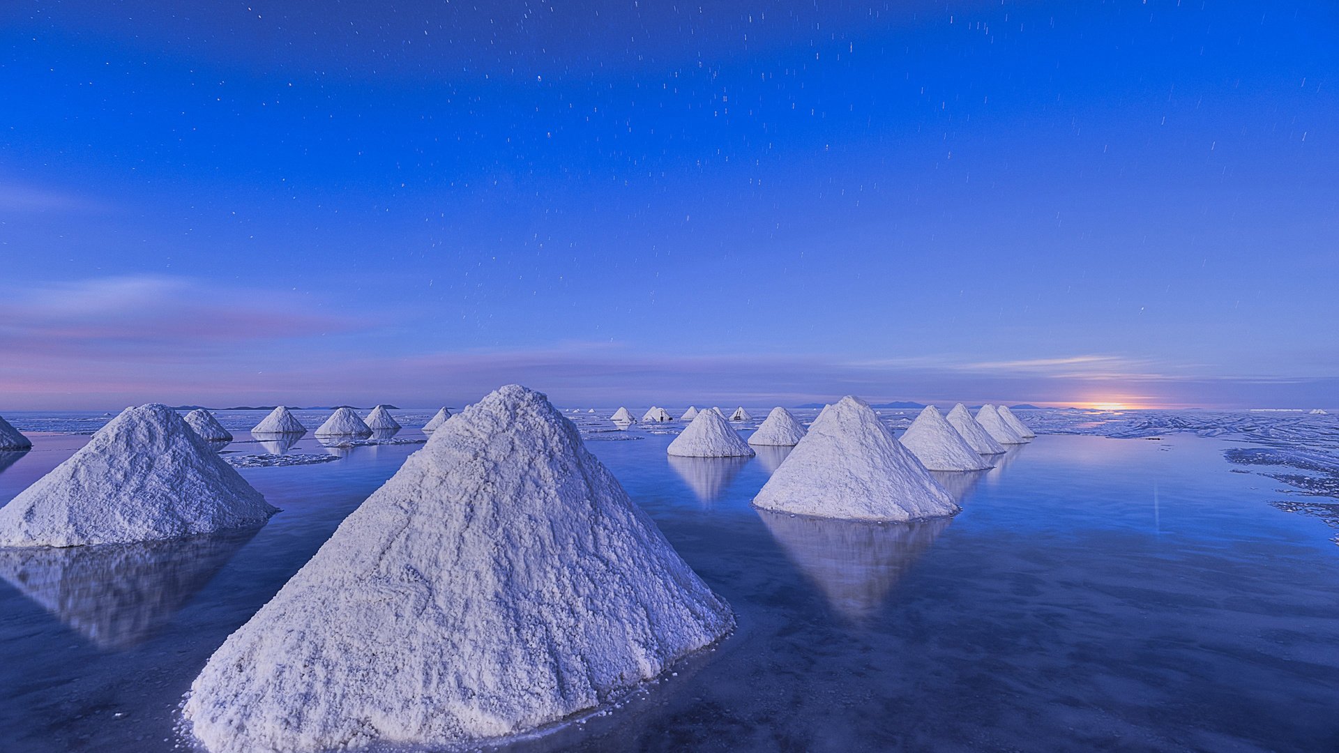 Обои голубое небо, сваи соли, мертвое море, blue sky, piles of salt, the dead sea разрешение 1920x1200 Загрузить