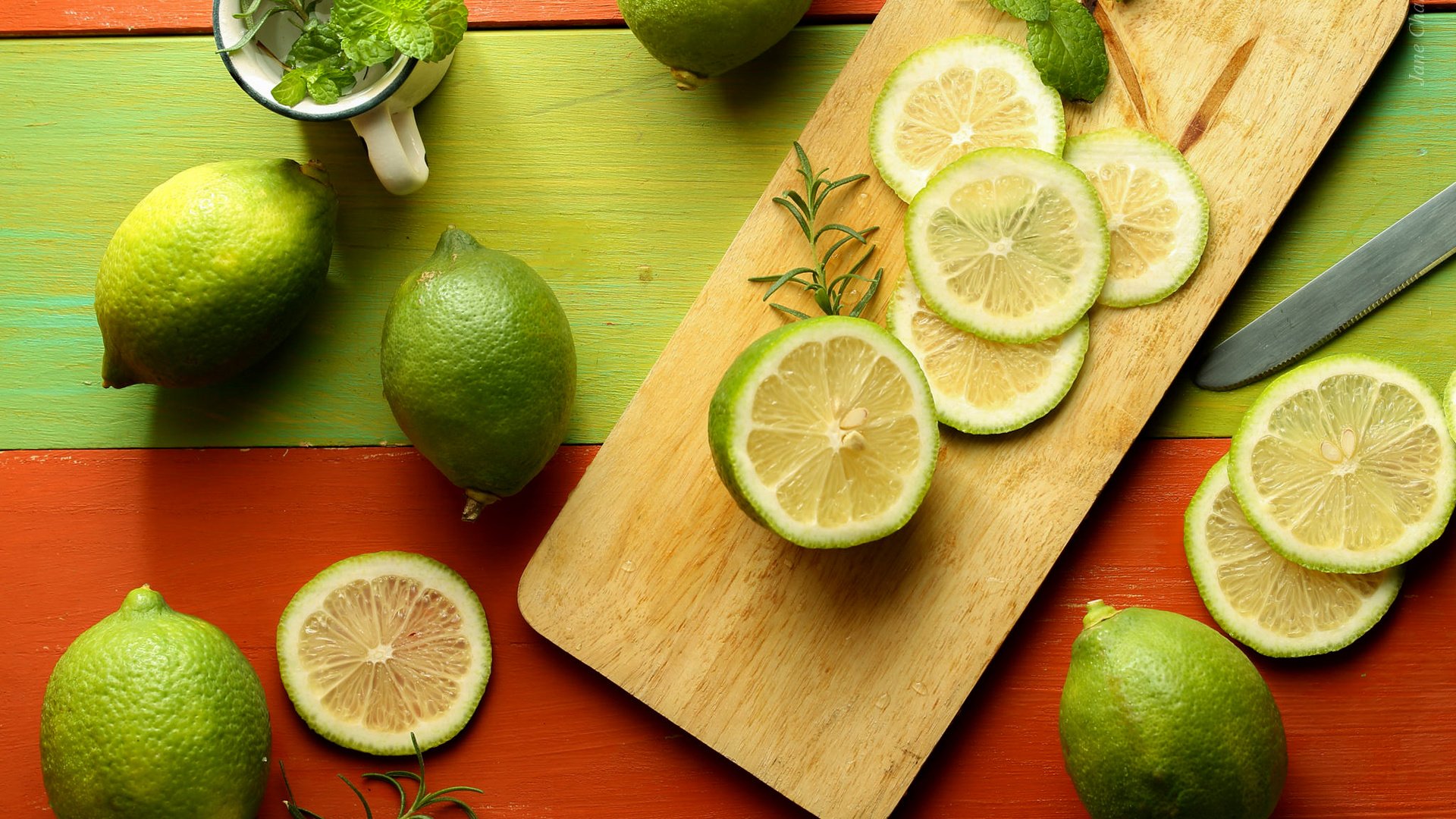 Обои мята, зелёный, фрукт, лайм, цитрус, дольки, розмарин, mint, green, fruit, lime, citrus, slices, rosemary разрешение 2048x1365 Загрузить