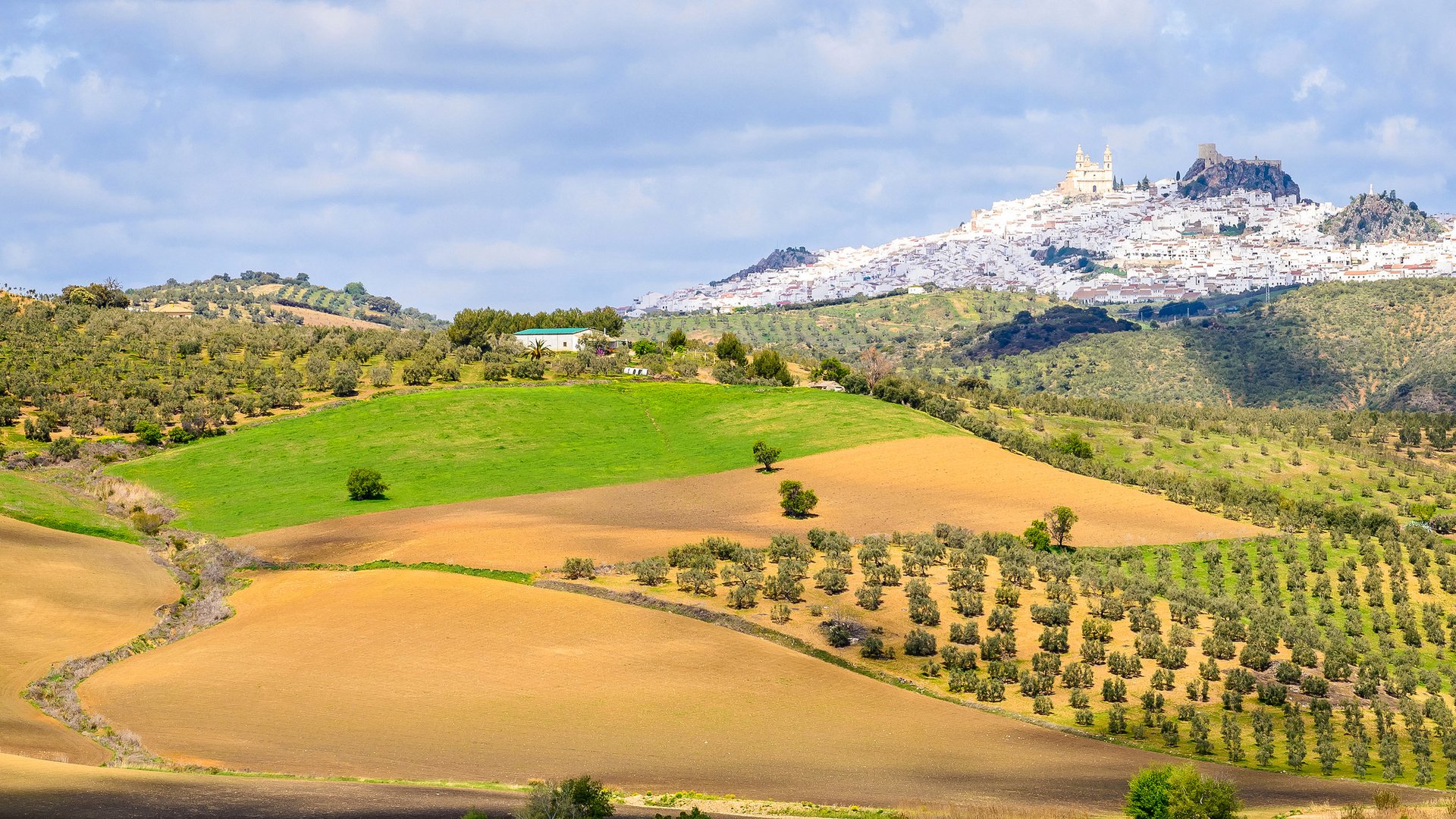 Обои небо, холмы, поля, город, испания, the sky, hills, field, the city, spain разрешение 2048x1280 Загрузить