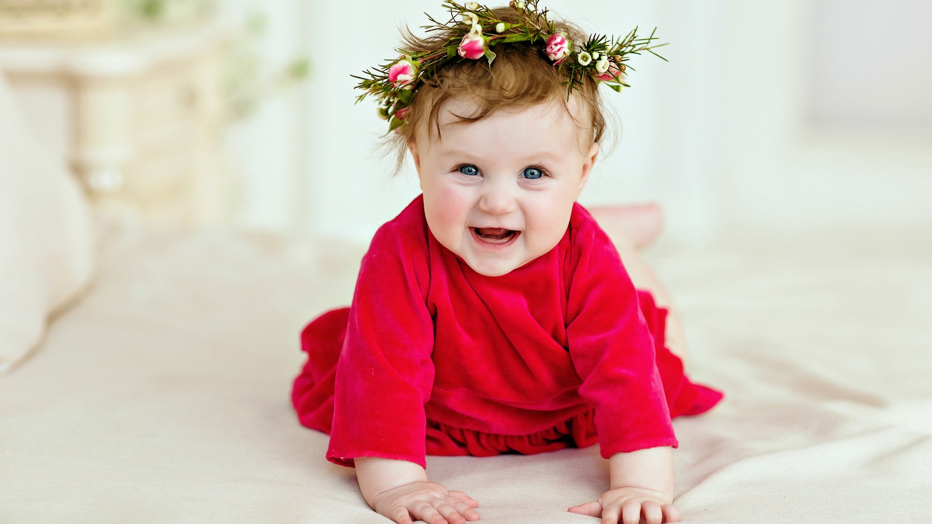 Обои платье, улыбка, девочка, ребенок, венок, малышка, dress, smile, girl, child, wreath, baby разрешение 4500x3000 Загрузить