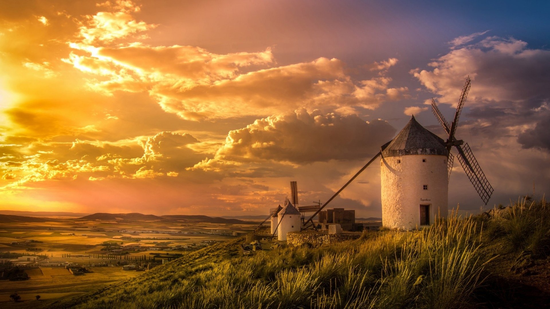 Обои небо, трава, закат, долина, испания, ветряная мельница, the sky, grass, sunset, valley, spain, windmill разрешение 3000x1688 Загрузить