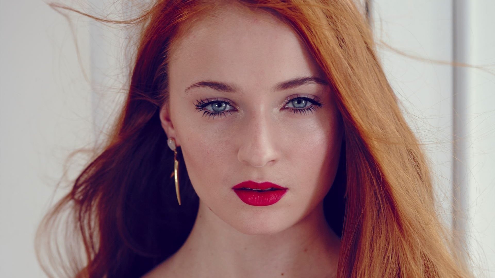 Обои глаза, портрет, рыжая, губы, актриса, софи тернер, eyes, portrait, red, lips, actress, sophie turner разрешение 1920x1577 Загрузить