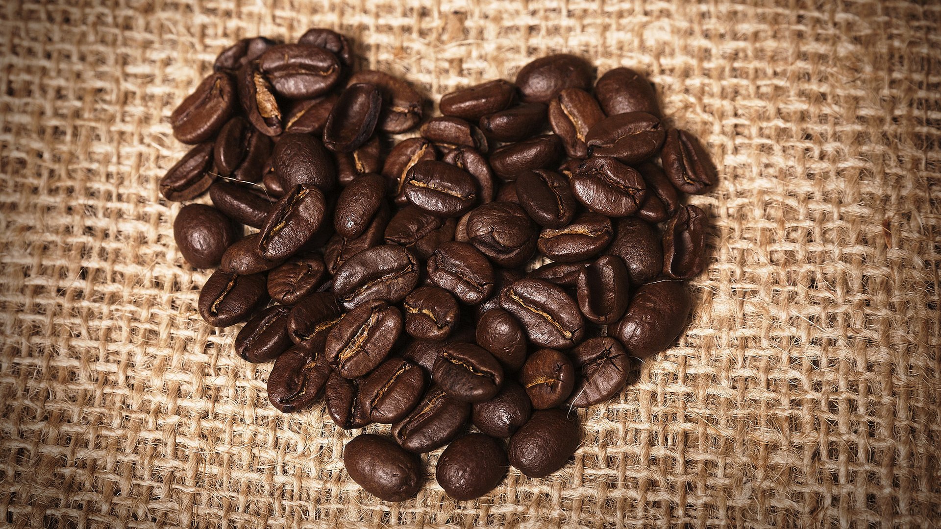 Обои зерна, кофе, сердце, мешковина, grain, coffee, heart, burlap разрешение 2048x1365 Загрузить