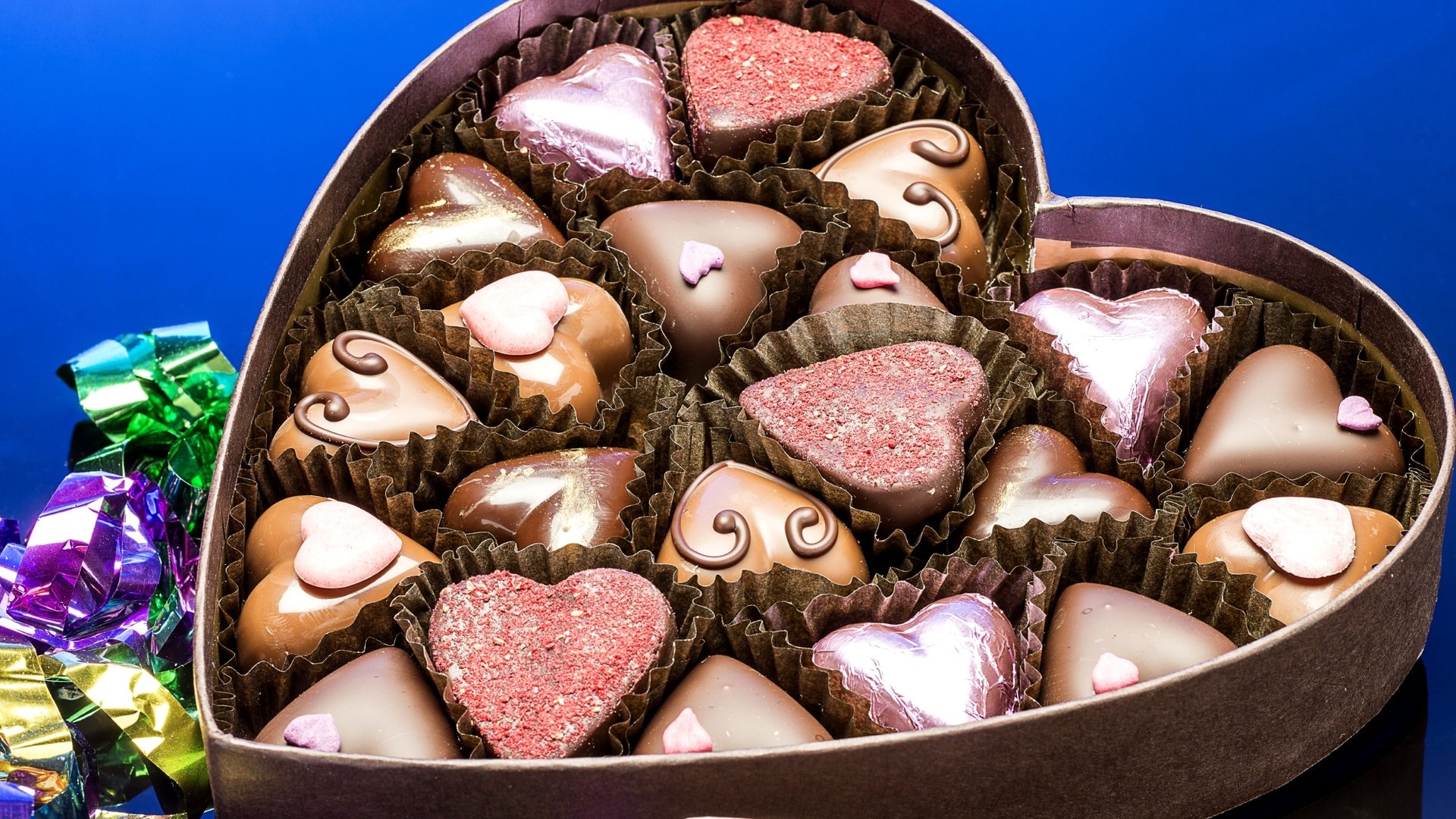 Обои конфеты, сердце, шоколад, коробка, candy, heart, chocolate, box разрешение 3000x1941 Загрузить