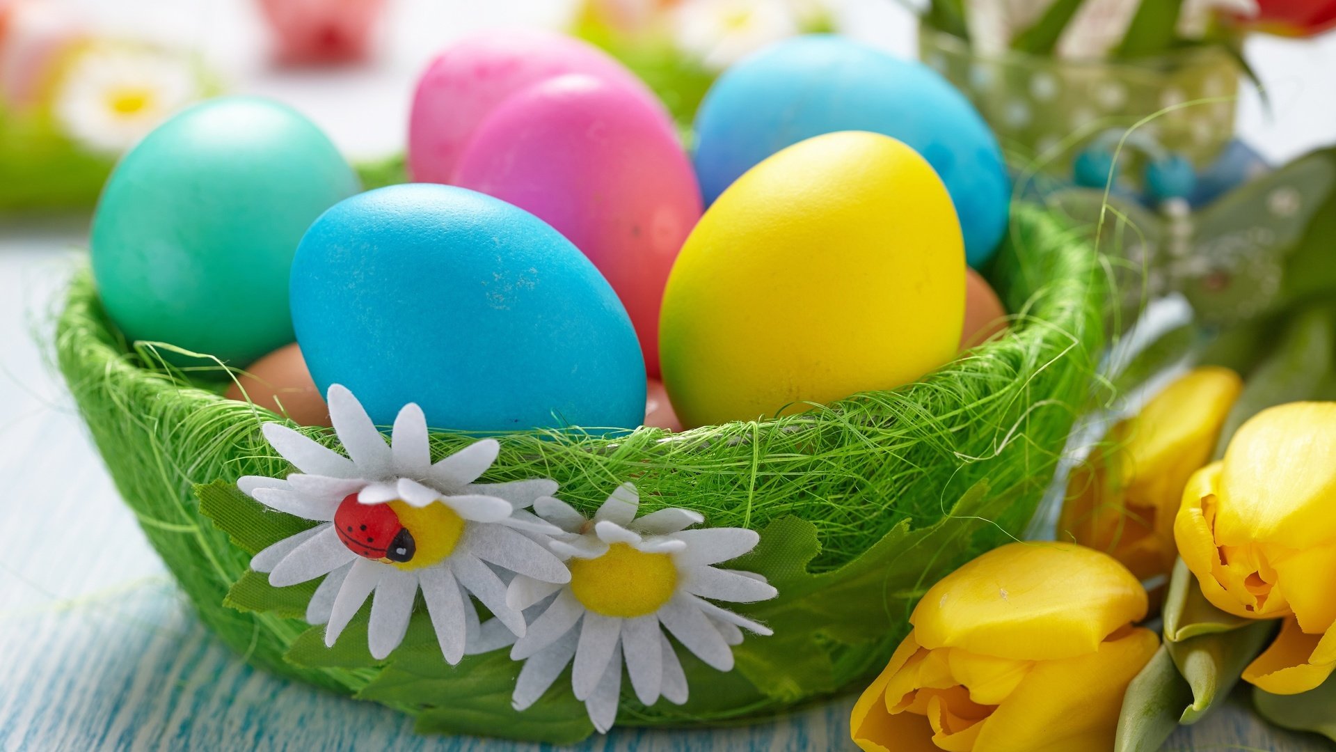 Обои цветы, пасха, яйца, корзинка, flowers, easter, eggs, basket разрешение 2560x1600 Загрузить