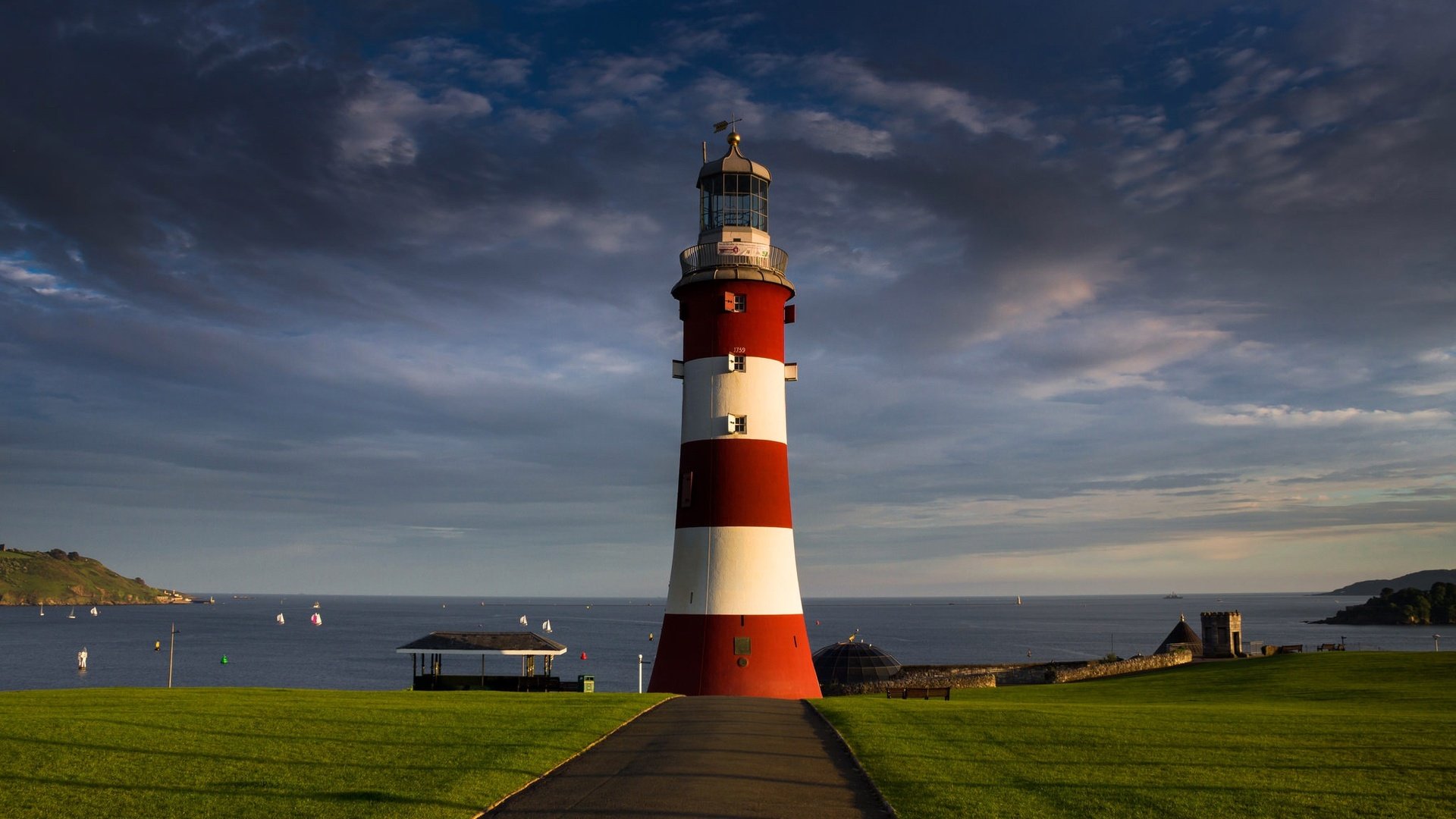 Обои дорога, море, маяк, англия, плимут, road, sea, lighthouse, england, plymouth разрешение 2048x1332 Загрузить