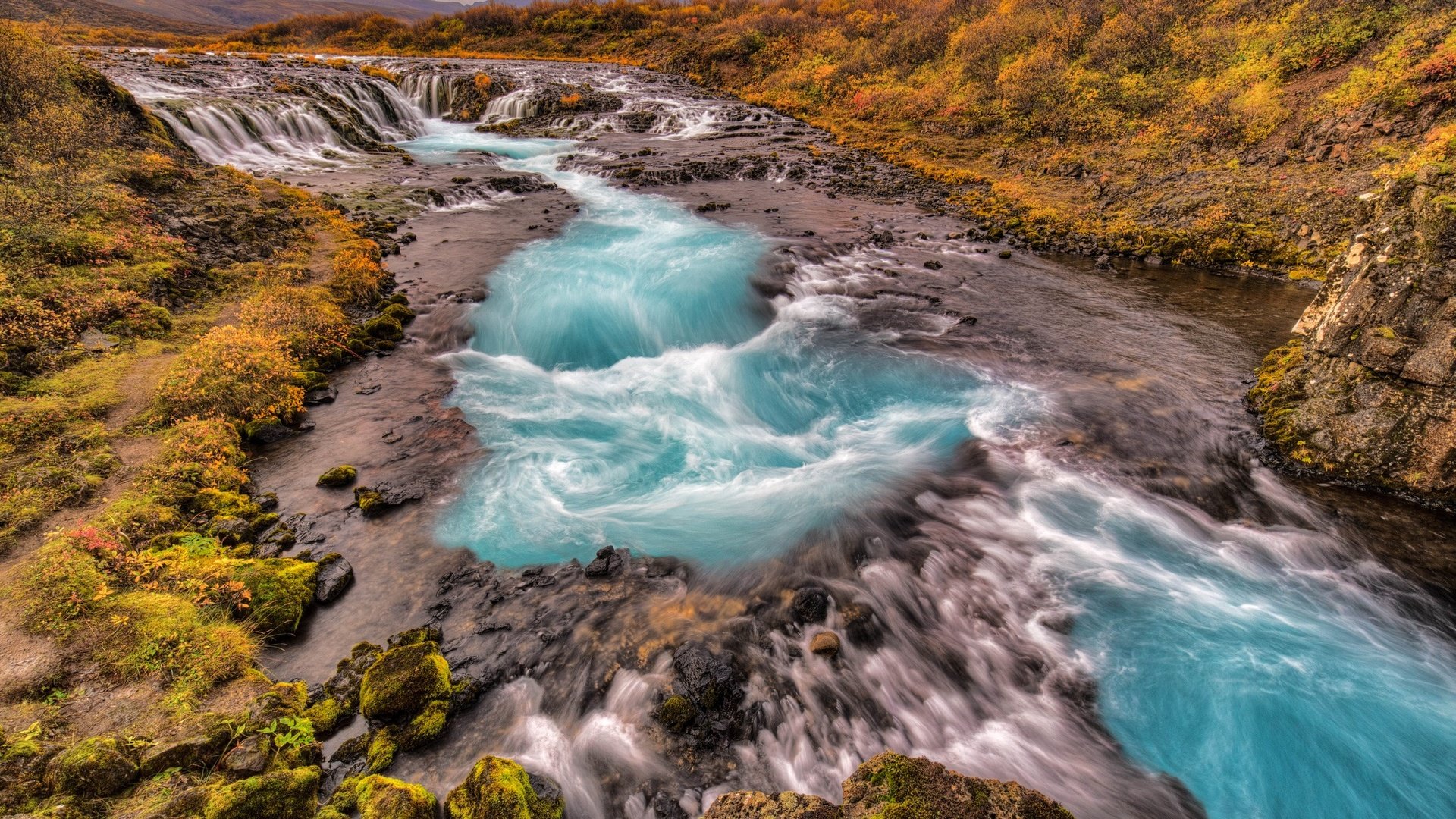 Обои небо, деревья, река, горы, пороги, осень, поток, the sky, trees, river, mountains, thresholds, autumn, stream разрешение 2048x1365 Загрузить