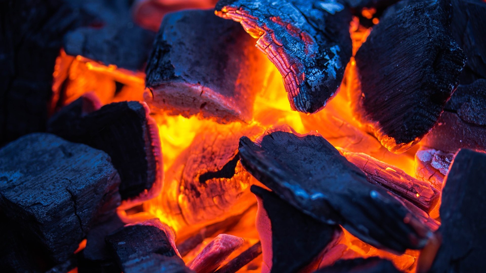 Обои пламя, макро, огонь, угли, костёр, flame, macro, fire, coal, the fire разрешение 3840x2160 Загрузить