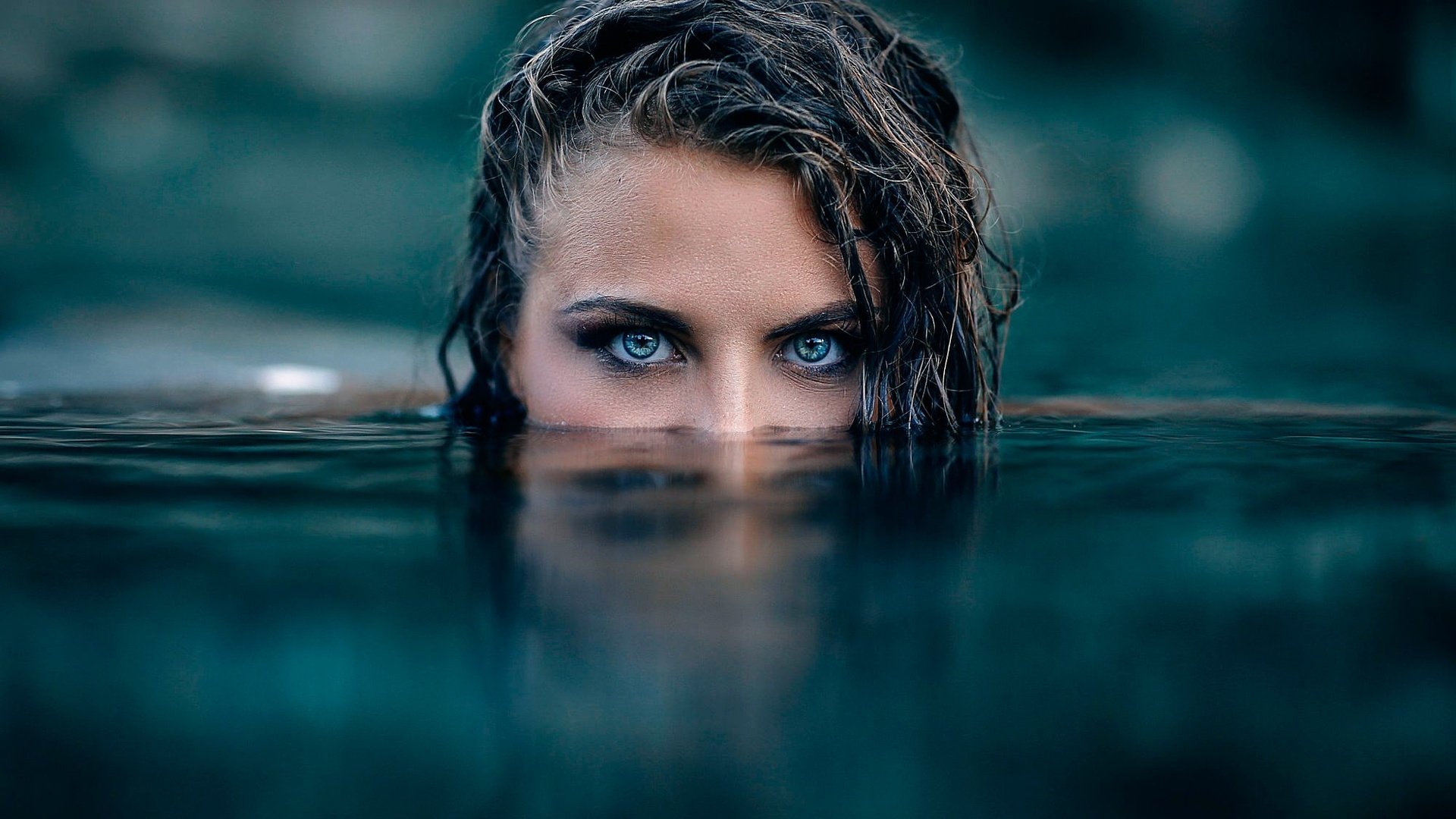 Обои глаза, вода, девушка, взгляд, волосы, лицо, алессандро ди чикко, eyes, water, girl, look, hair, face, alessandro di cicco разрешение 2000x1334 Загрузить