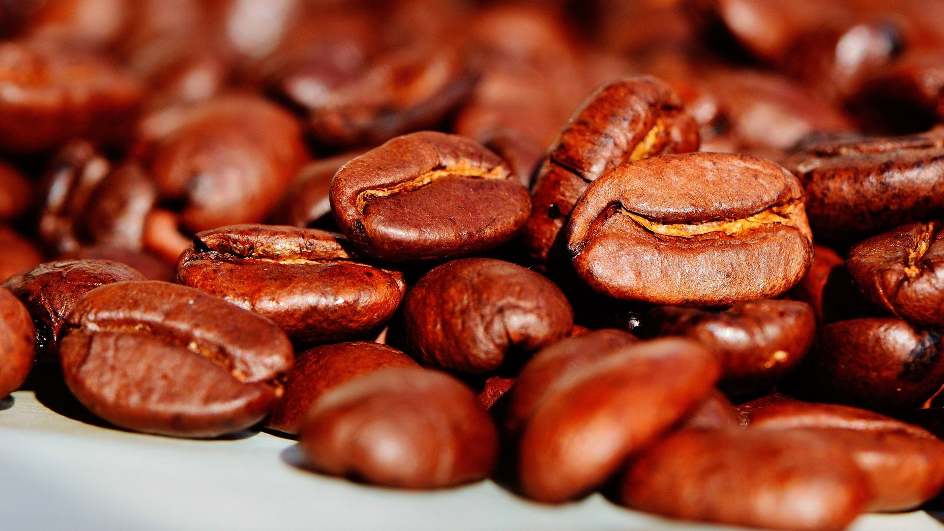 Обои макро, кофе, кофейные зерна, крупным планом, macro, coffee, coffee beans, closeup разрешение 3840x2553 Загрузить