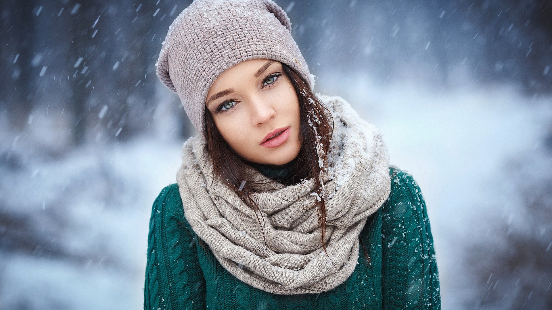 Обои снег, зима, модель, шапка, свитер, ангелина петрова, snow, winter, model, hat, sweater, angelina petrova разрешение 2048x1379 Загрузить