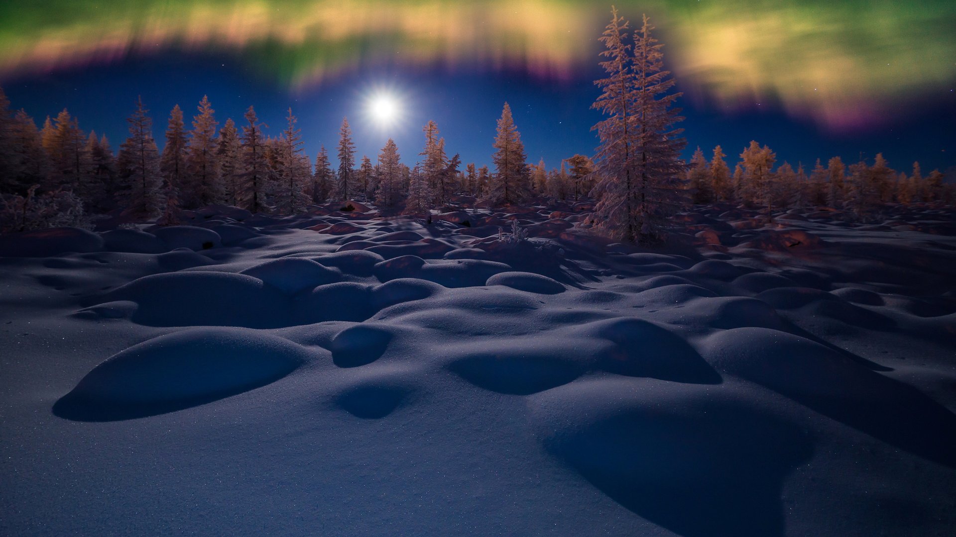 Обои вечер, снег, природа, зима, луна, северное сияние, the evening, snow, nature, winter, the moon, northern lights разрешение 2893x2000 Загрузить