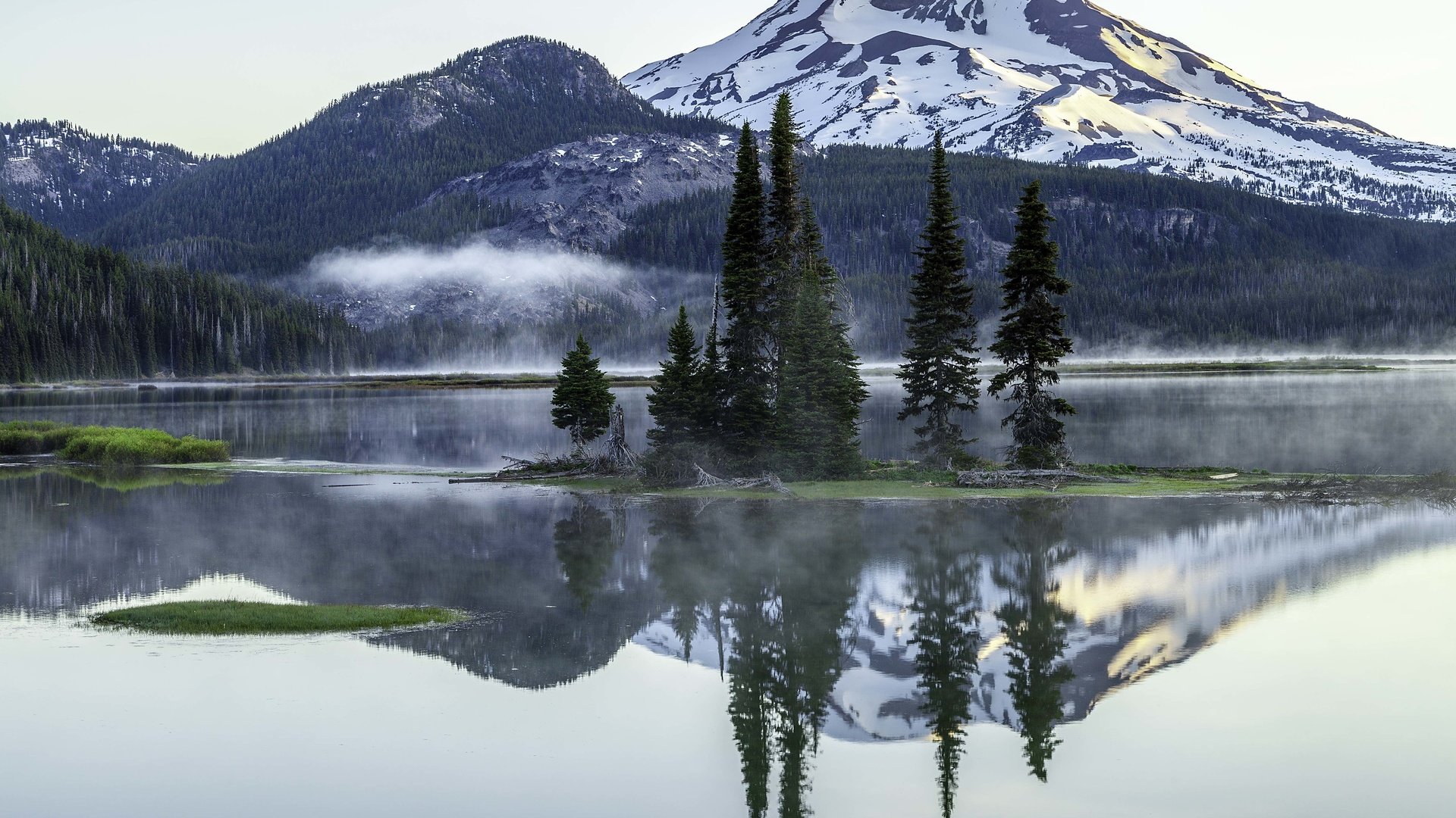 Обои озеро, горы, отражение, пейзаж, туман, орегон, sparks lake, deschutes county, lake, mountains, reflection, landscape, fog, oregon разрешение 5616x3744 Загрузить