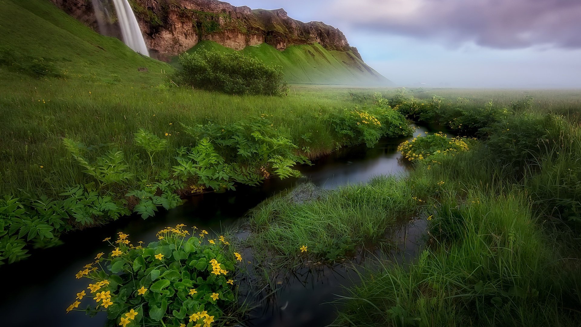 Обои небо, водопад, цветы, трава, облака, река, природа, пейзаж, гора, the sky, waterfall, flowers, grass, clouds, river, nature, landscape, mountain разрешение 2048x1450 Загрузить