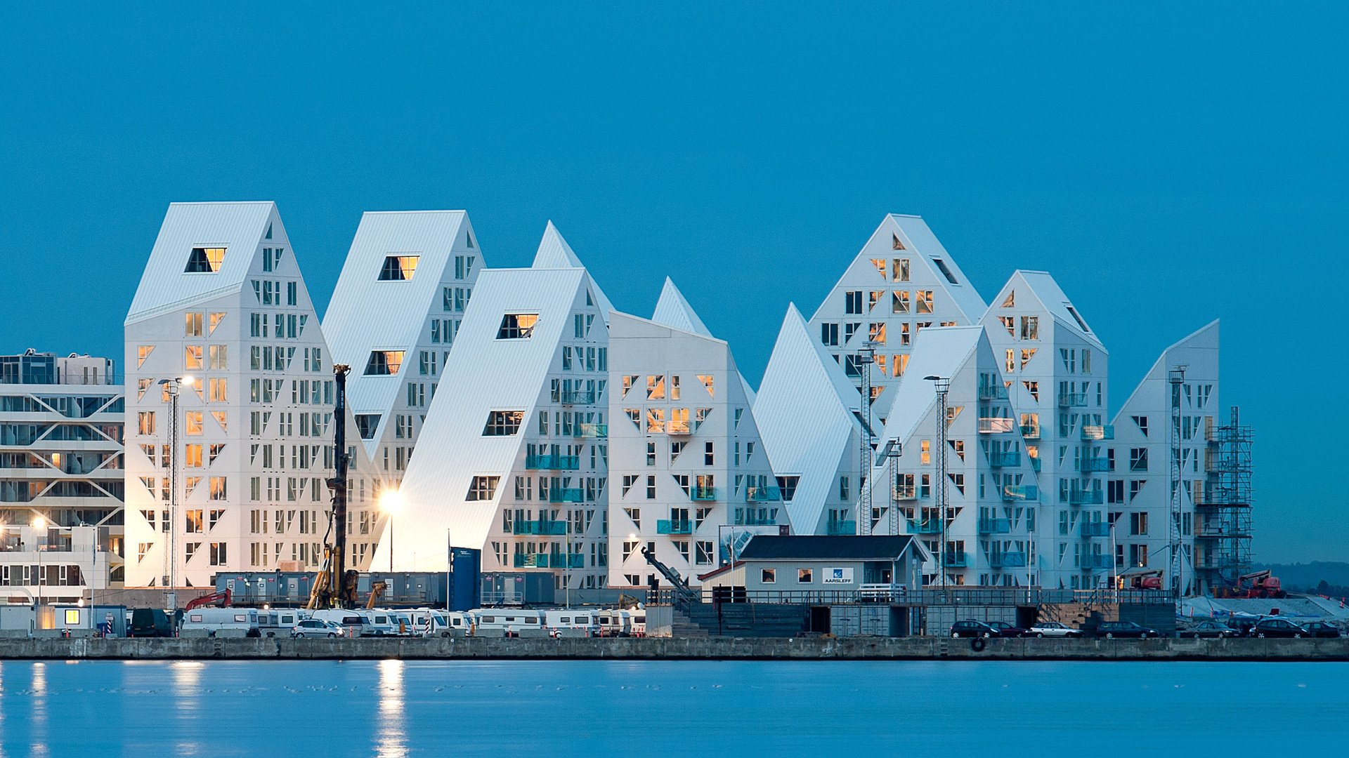 Обои архитектура, дания, жилой комплекс айсберг, орхус, architecture, denmark, residential complex iceberg, århus разрешение 2000x1331 Загрузить