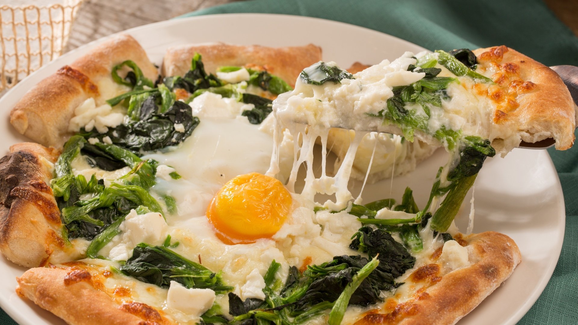 Обои яйцо, пицца, шпинат, egg, pizza, spinach разрешение 3000x2000 Загрузить