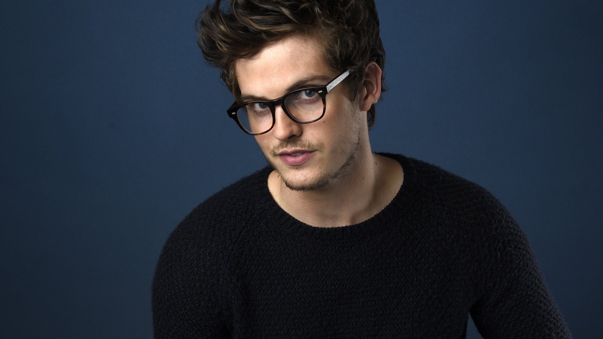 Обои взгляд, очки, актёр, лицо, мужчина, дэниэл шарман, look, glasses, actor, face, male, daniel sharman разрешение 3211x2602 Загрузить