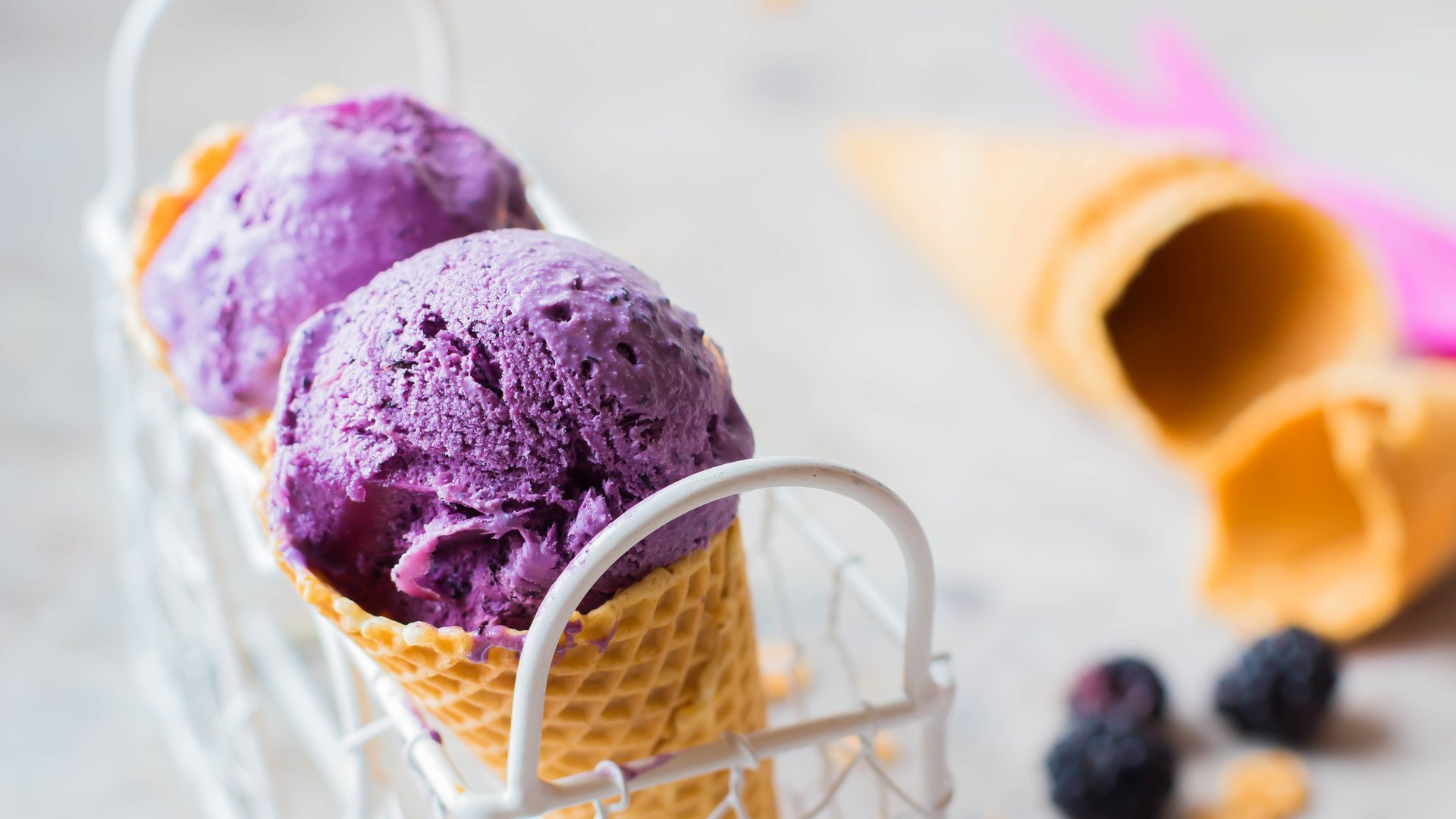 Обои мороженое, черника, 1, десерт, вафельный рожок, ice cream, blueberries, dessert, waffle cone разрешение 8000x5333 Загрузить